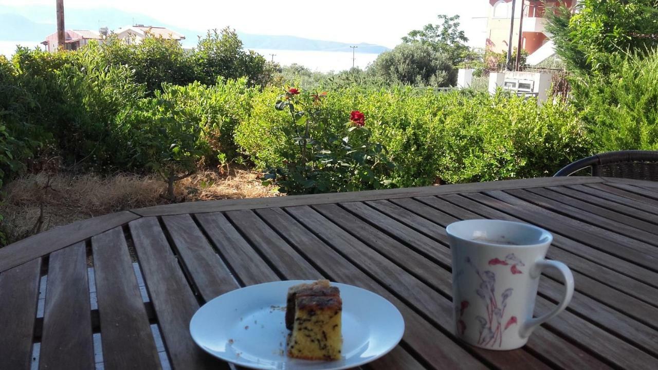 Aliveri Flat With Sea View Zewnętrze zdjęcie